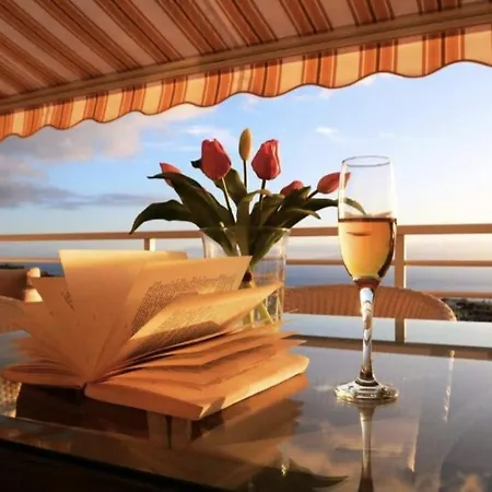Eva The View * Puerto de Santiago